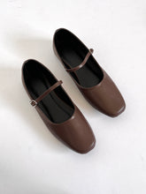 Load image into Gallery viewer, The Mia Shoes Choco
