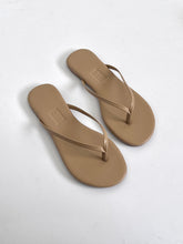 Load image into Gallery viewer, The Flipa Flats Beige
