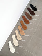 Load image into Gallery viewer, The Flipa Flats Tan
