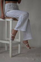 Load image into Gallery viewer, The Lani Flats White - KEES COLLECTION

