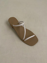 Load image into Gallery viewer, The Zora Heels White - KEES COLLECTION
